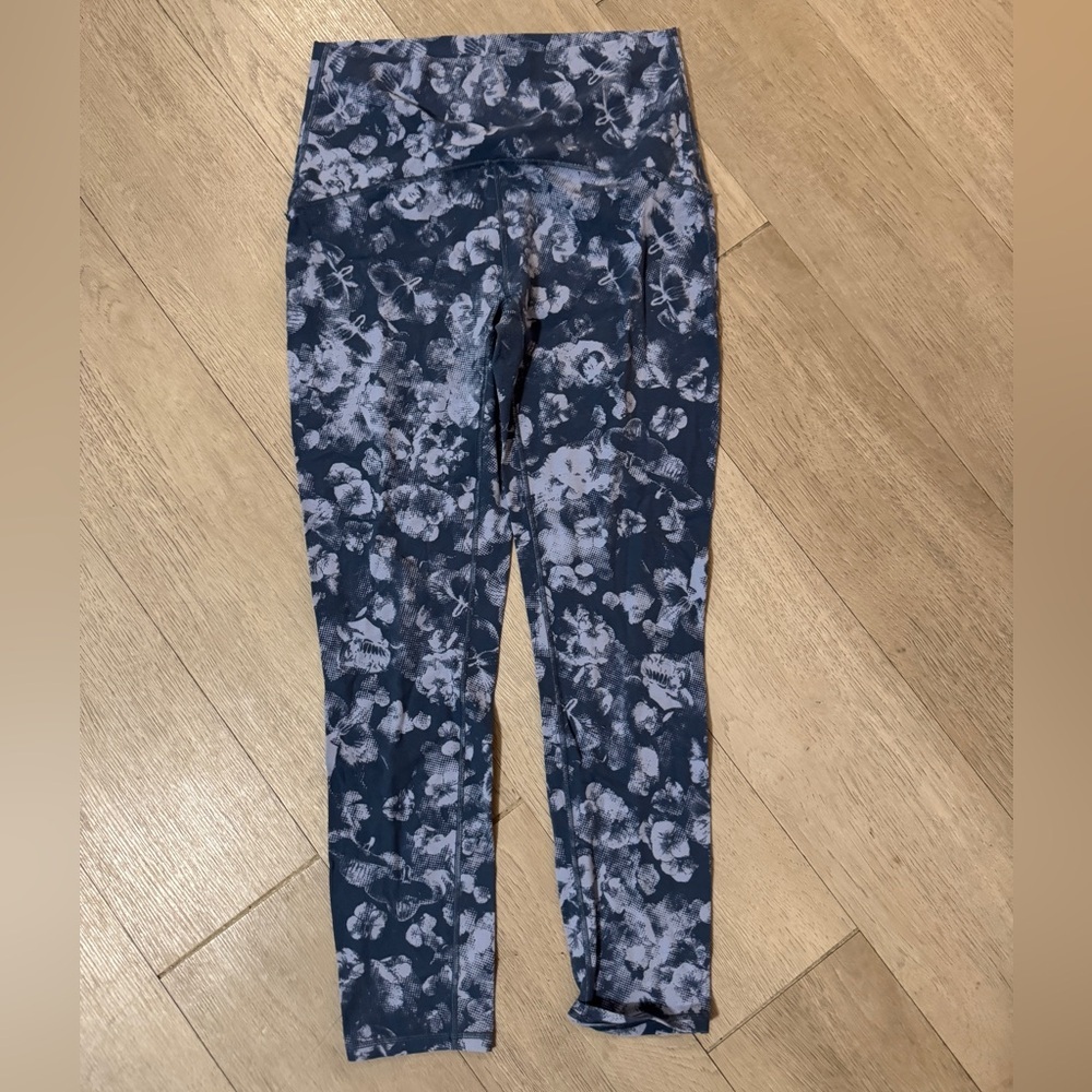 Blue Floral Print Buttery Soft Leggings Size Small